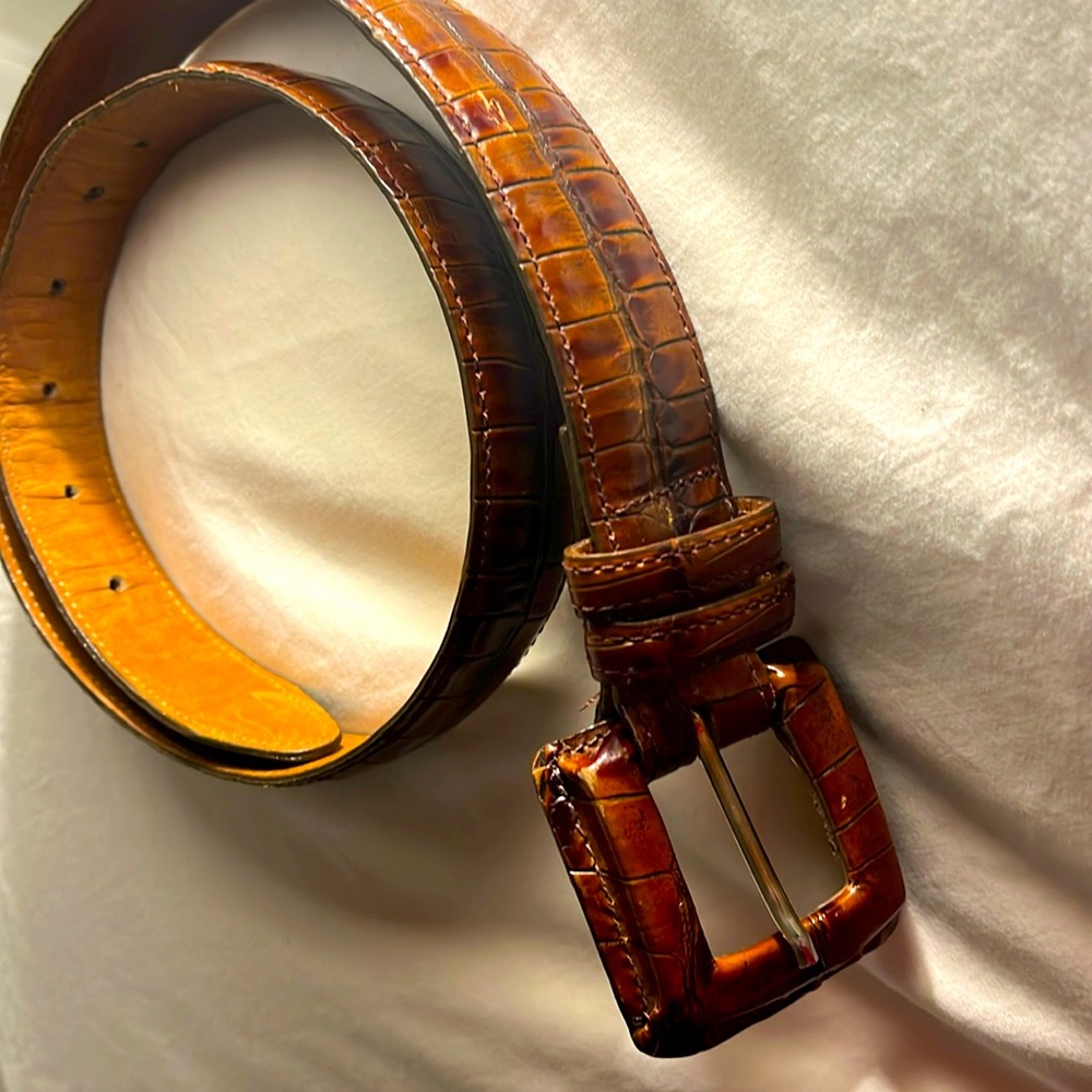 Joan & David Calfskin Brown Gator-like Pattern belt, size M